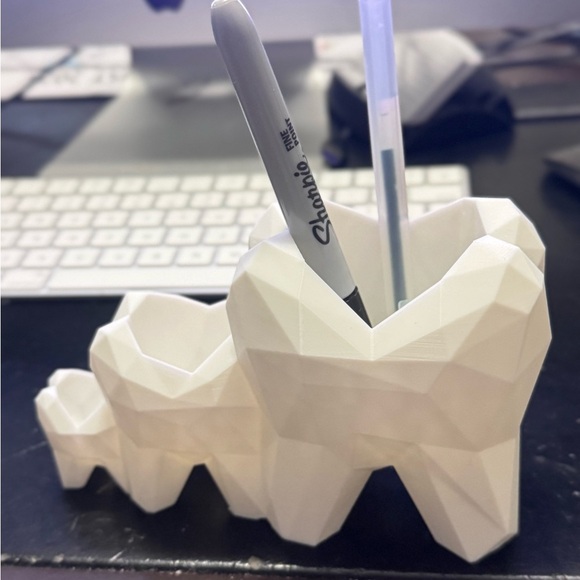 3D Printed Pen Holder. - Picture 3 of 5